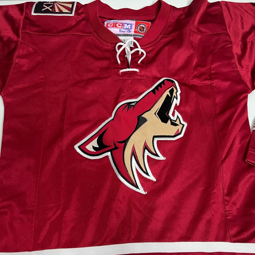 WOMENS COYOTE NHL JERSEY